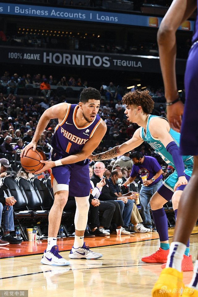 孔帕尼：控球是为了处于有利进攻位置；希望保护足球的创造力