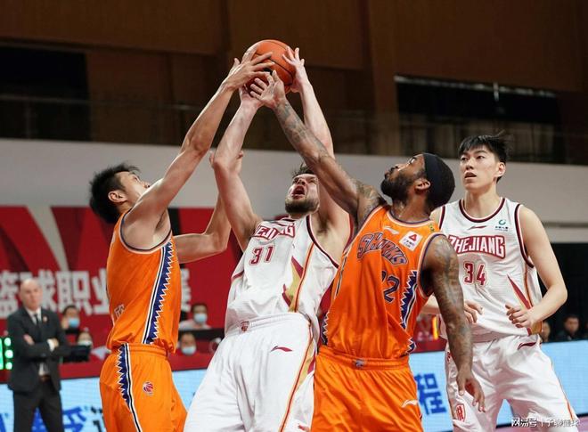 整体运营差距明显 DK毫无压力战胜FLY